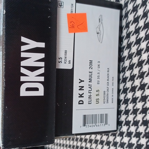 DKNY Elin Flat Mule NIB - Picture 8 of 8